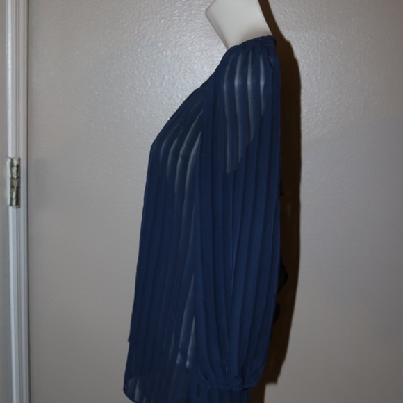 Blue Bow Blouse! - Picture 8 of 8